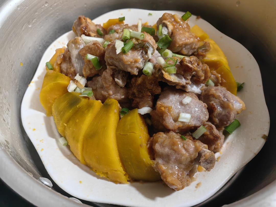 排骨和南瓜真是绝配，饭店卖88元一份，自己在家做，简单又好吃