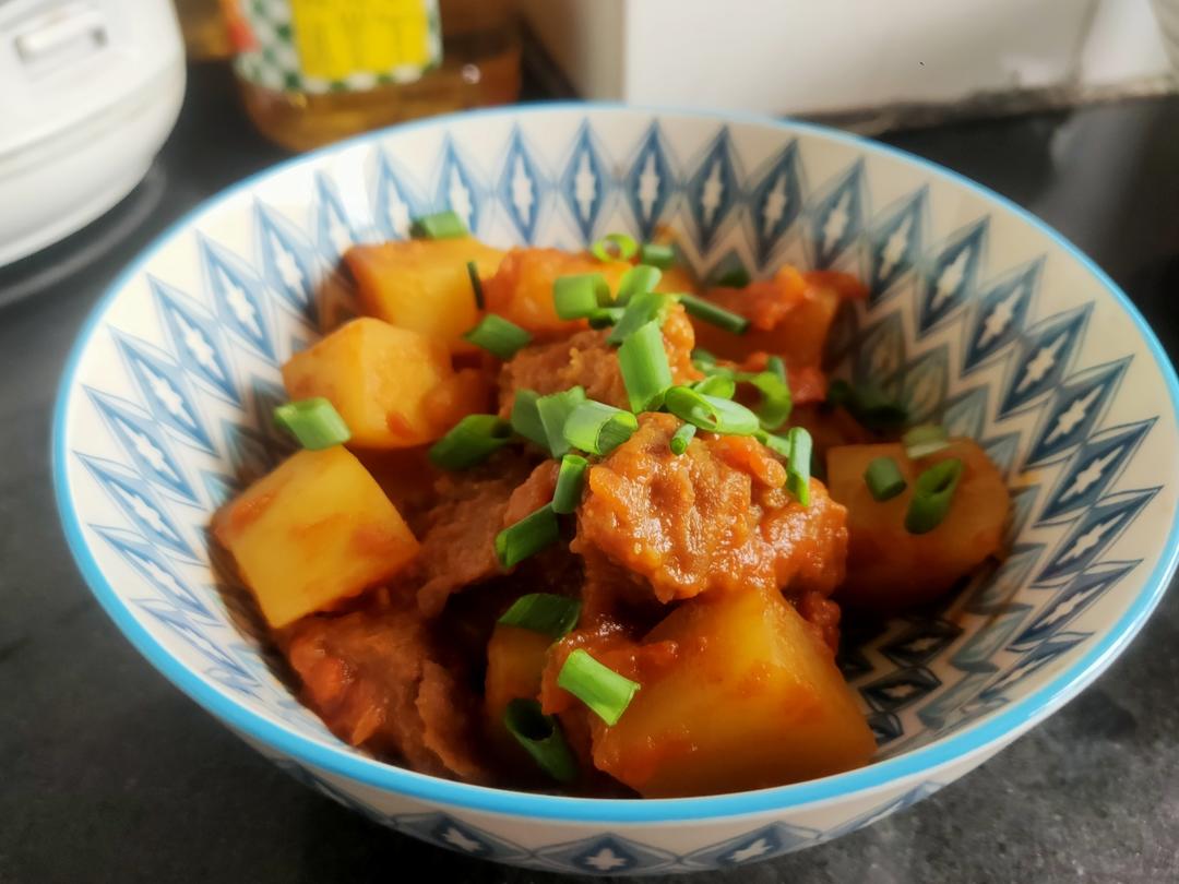 西红柿土豆炖牛腩