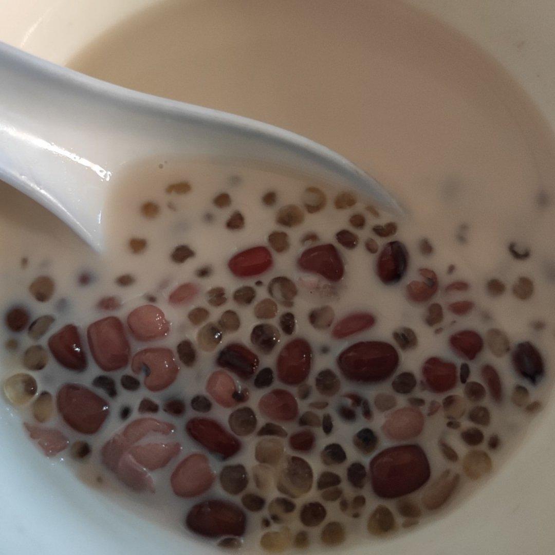 红豆牛奶西米露