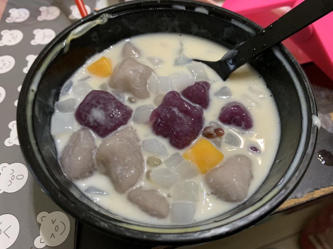 芋圆西米露椰奶