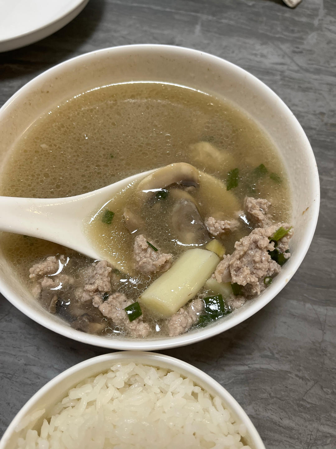 简单又好吃🍜一口鲜掉眉毛的口蘑鲜汤面❗❗