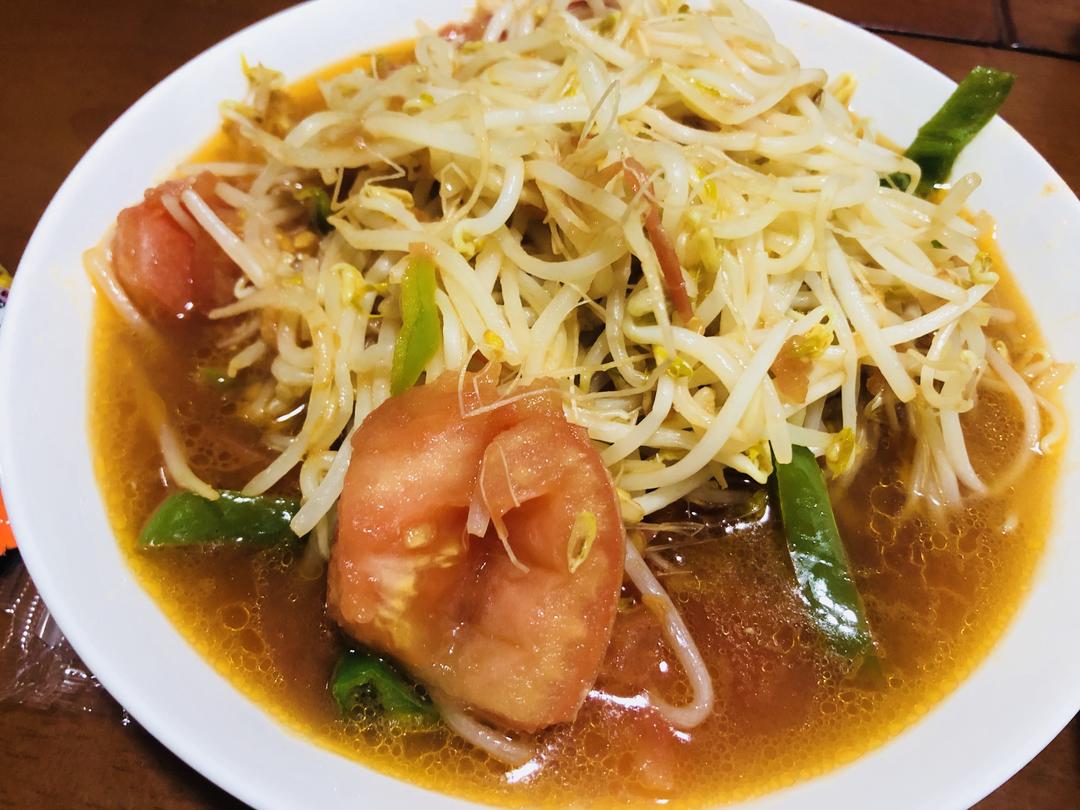 绿豆芽炒番茄