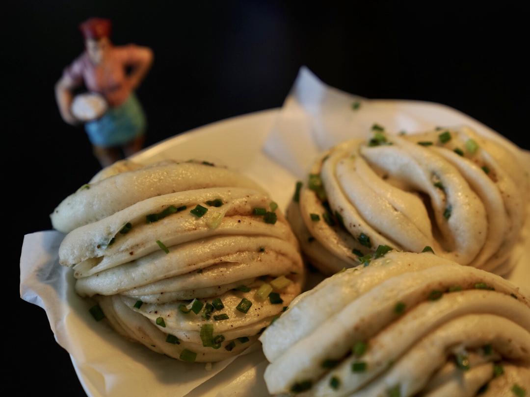 葱油花卷，一根筷子卷出漂亮的造型