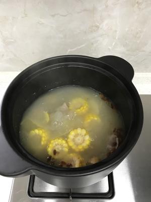 玉米土豆山药排骨汤的做法 步骤7