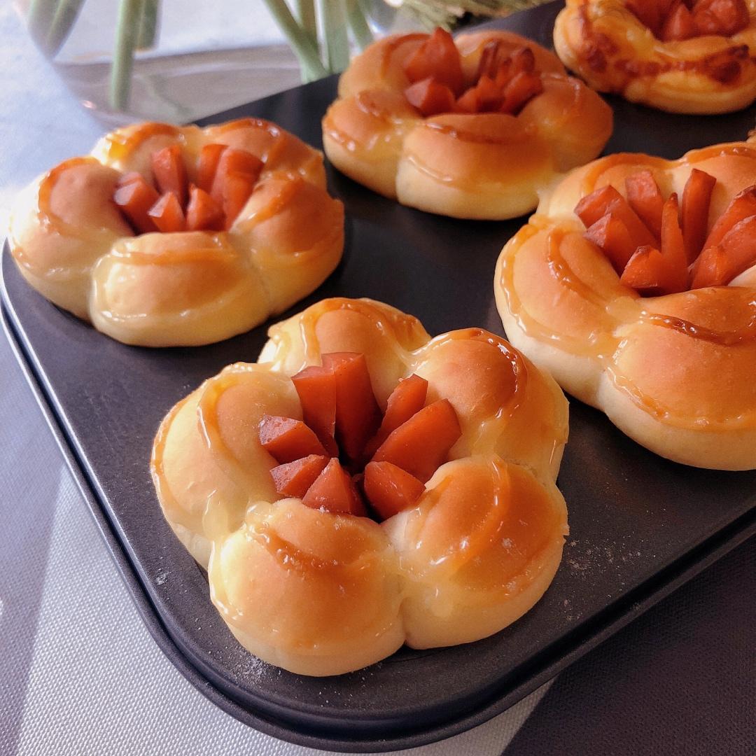 花朵肠仔小餐包