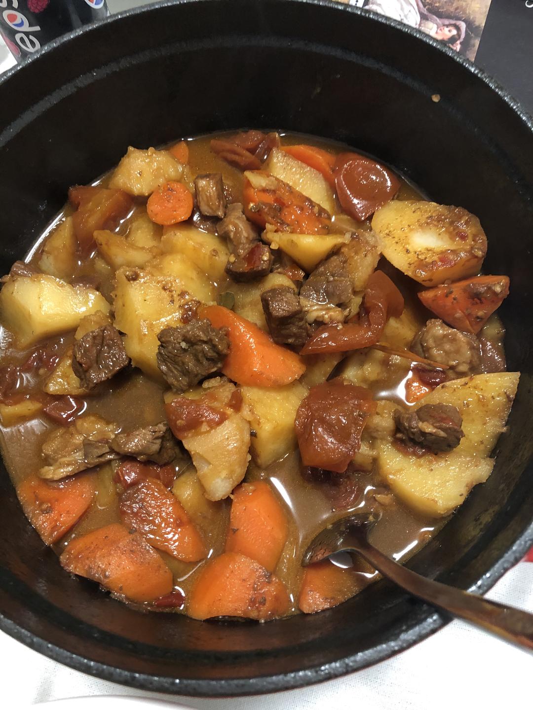 土豆炖牛肉的做法