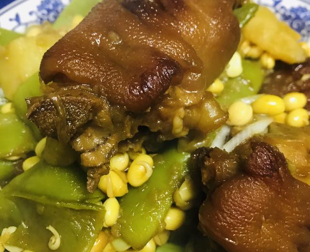 鲜香猪蹄炖黄豆芽的做法