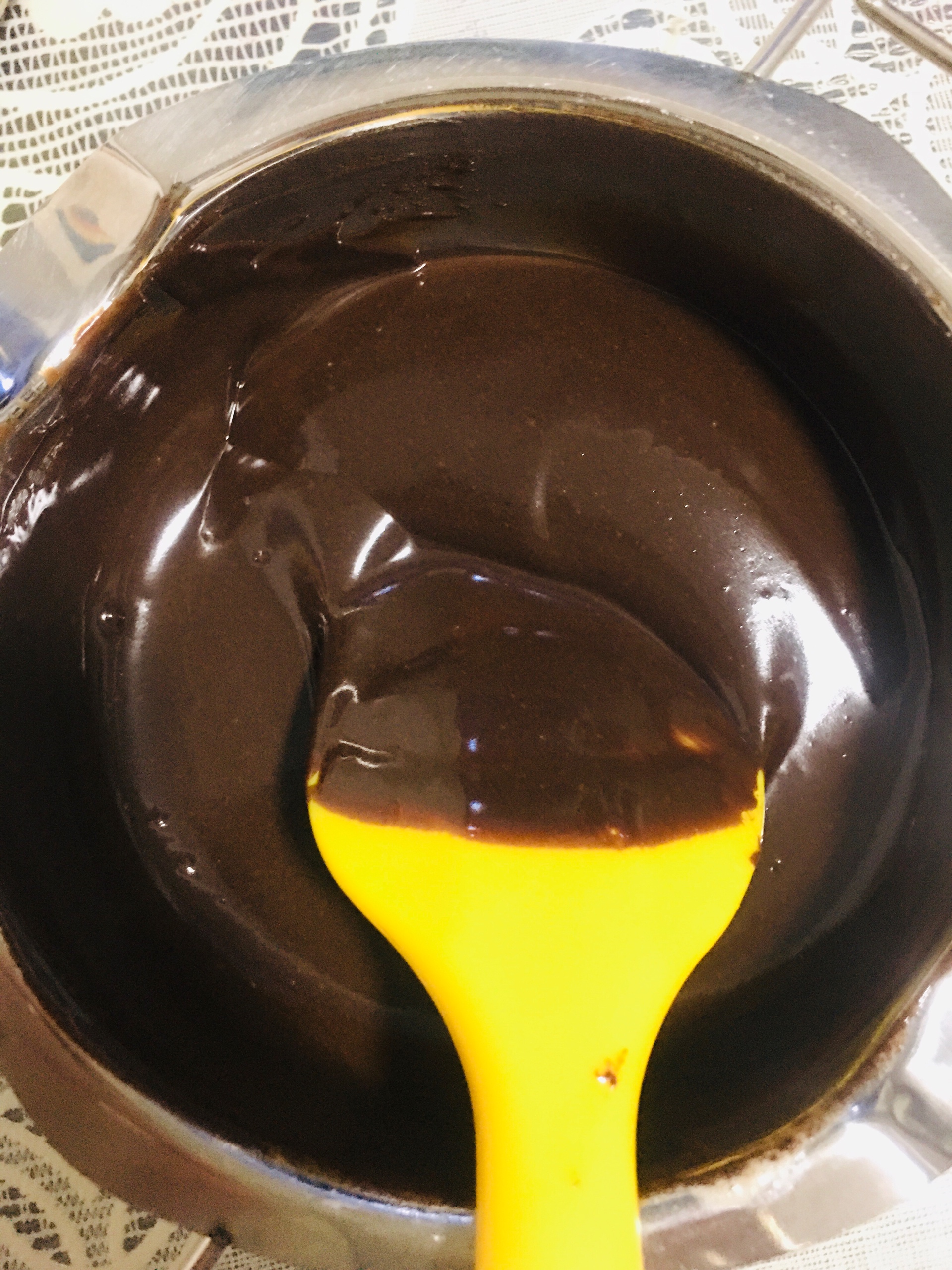 豆腐渣状淡奶油制作巧克力甘纳许（可用于制作巧克力香堤奶油）的做法 步骤2