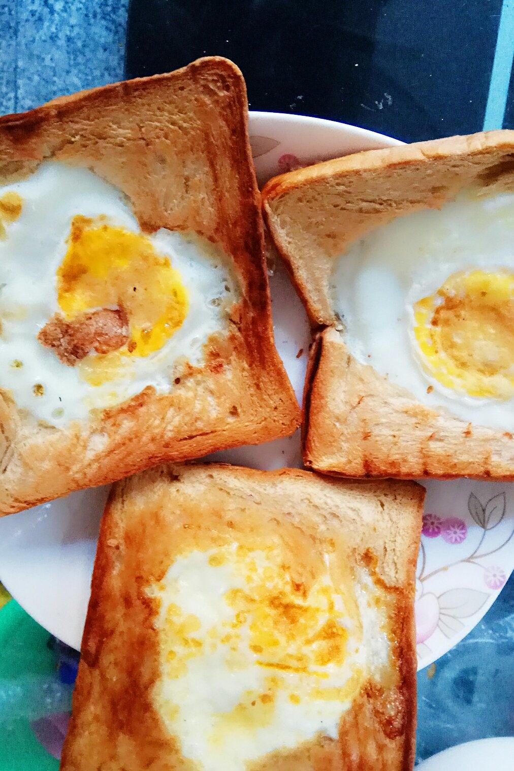 荷包蛋土司