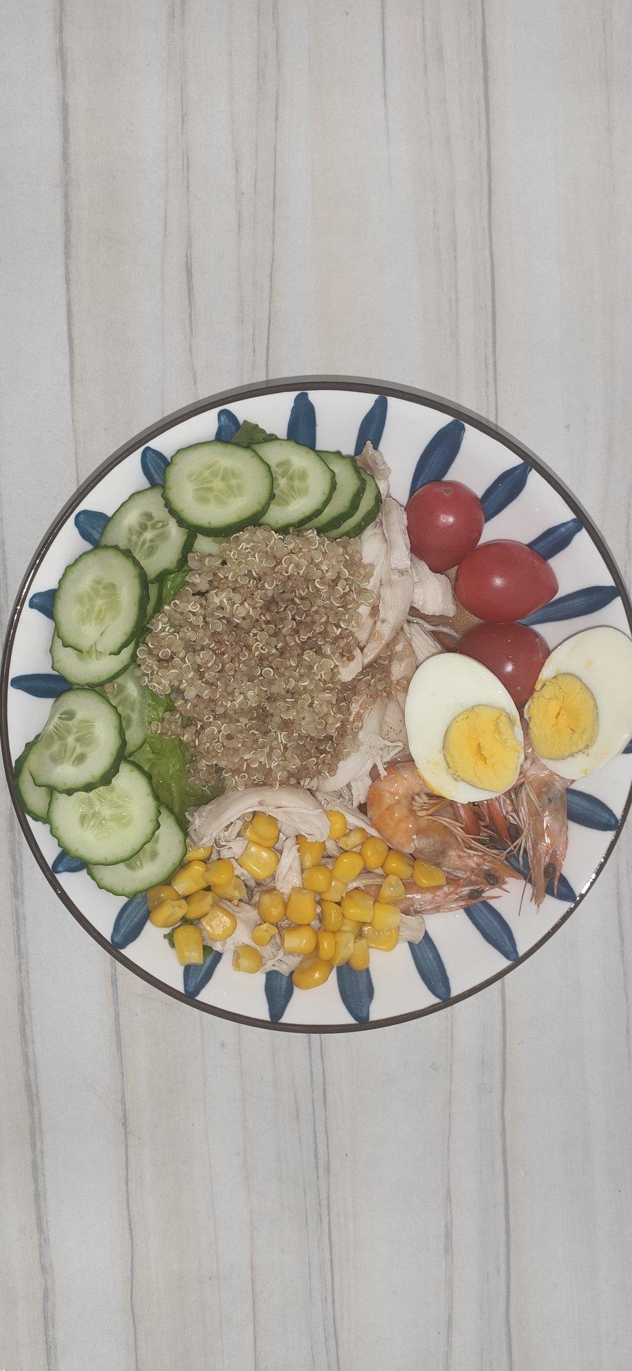 藜麦虾仁轻食沙拉