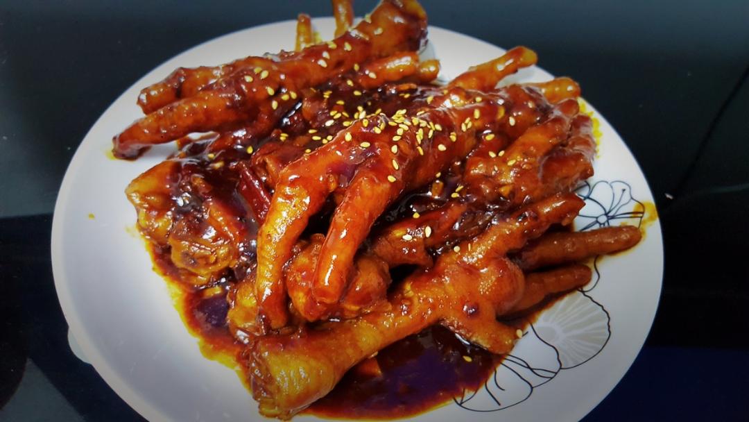 韩式辣鸡爪配芝士炒饭