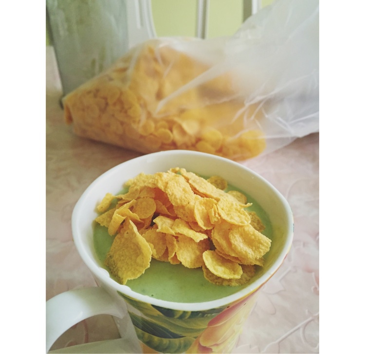 牛油果香蕉奶昔