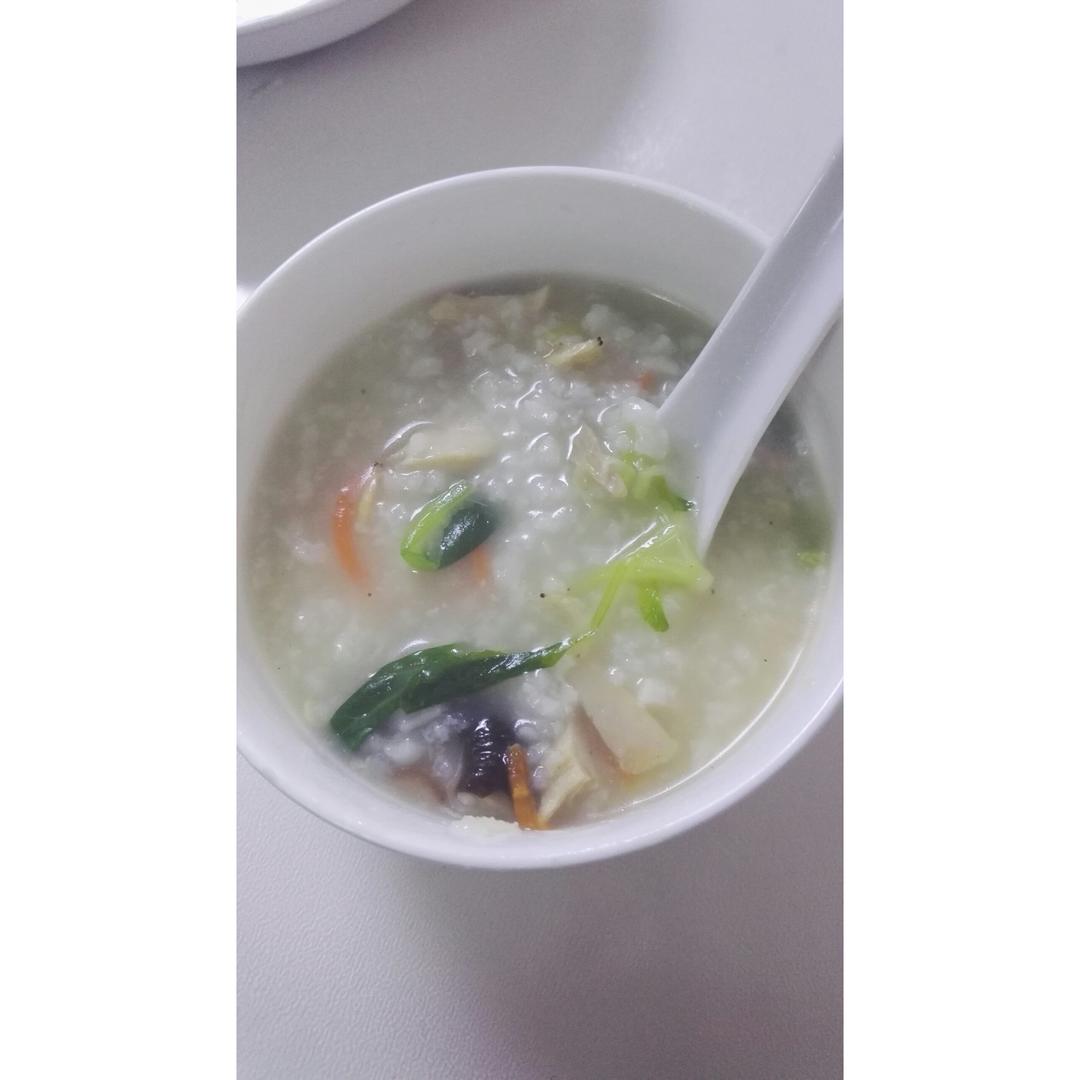 生滚香菇鸡肉粥