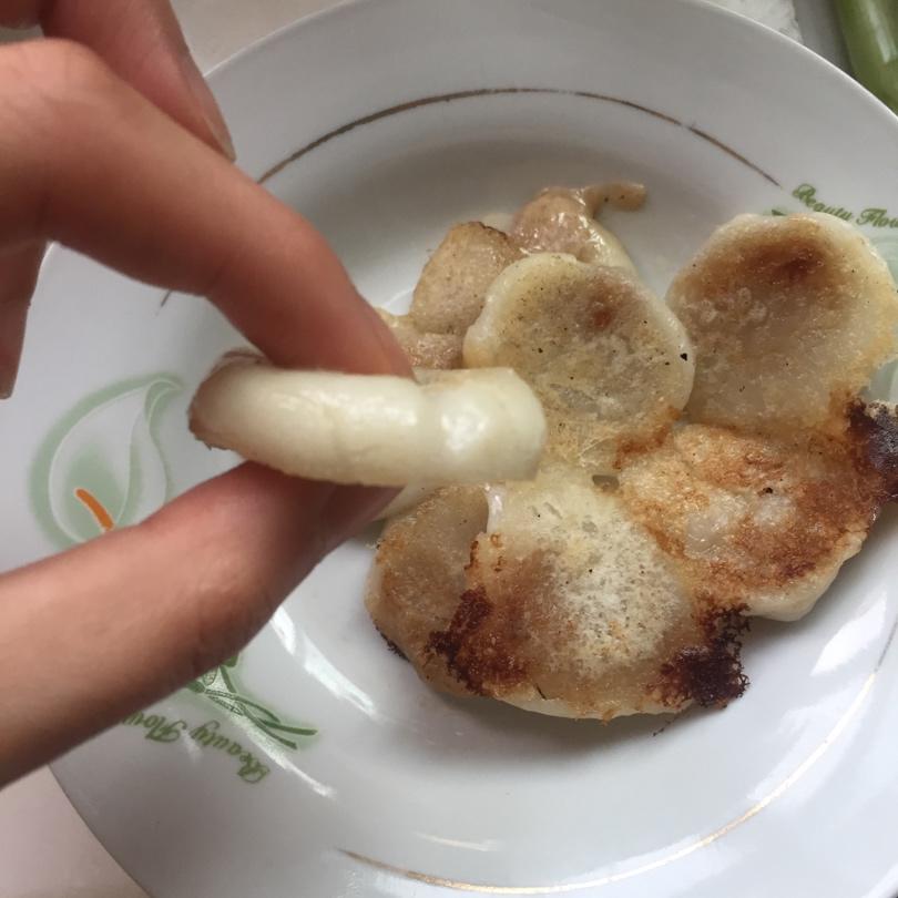 做个饭容易吗做的干煎汤圆