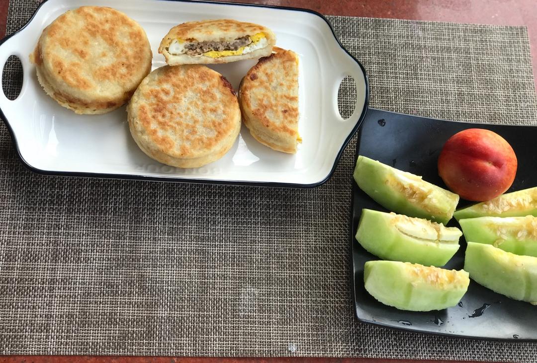 早餐霸王~沉甸甸鸡蛋汉堡