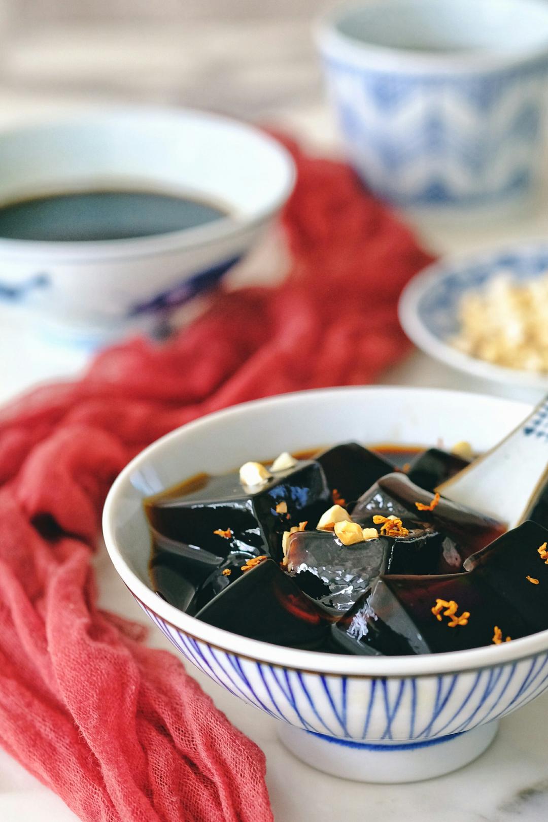 风中的菠萝包做的坚果冰凉粉