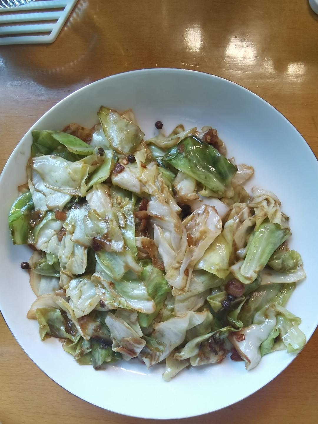 厨师长教你：“手撕包菜”的家常做法,简单又不失美味