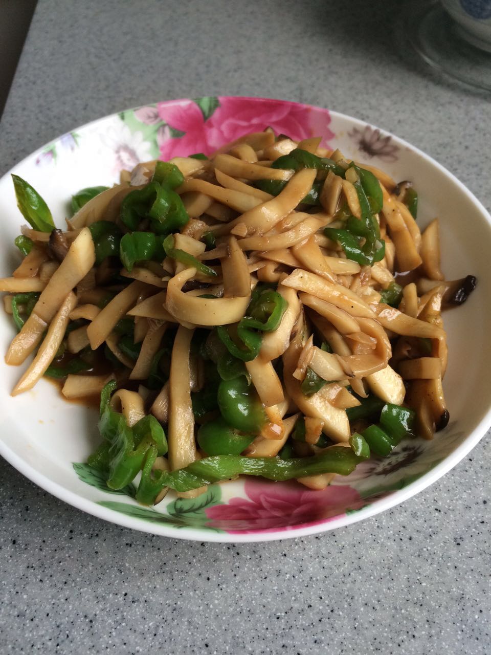 青椒素炒杏鲍菇