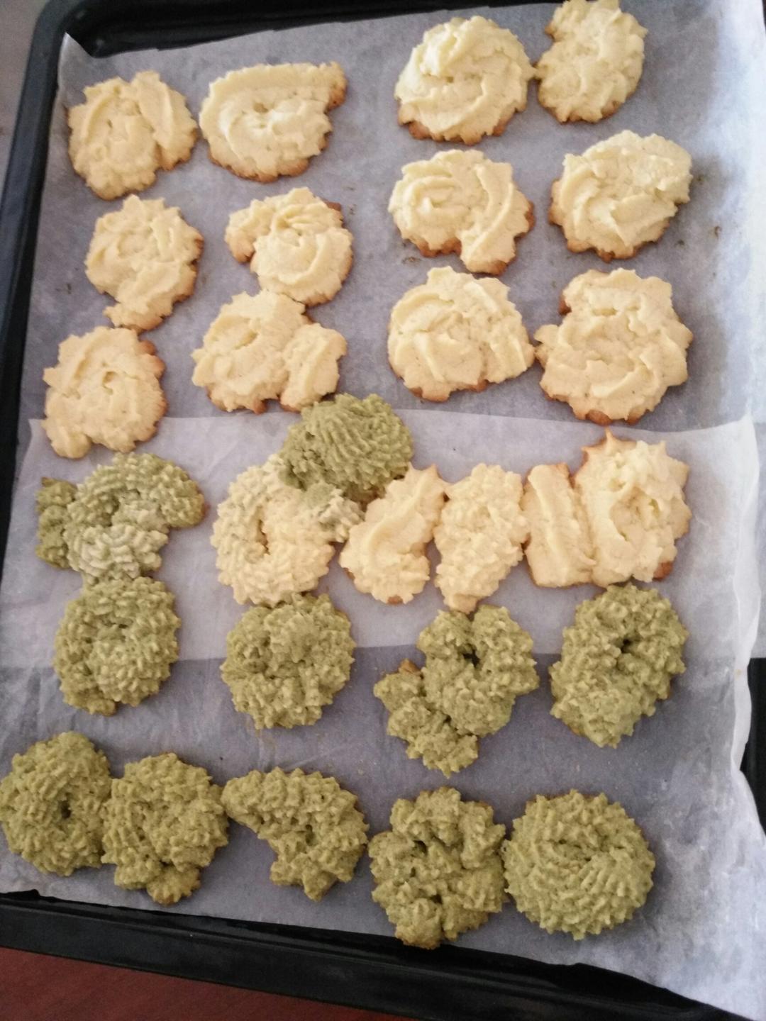 多种口味曲奇（香草、巧克力、抹茶）