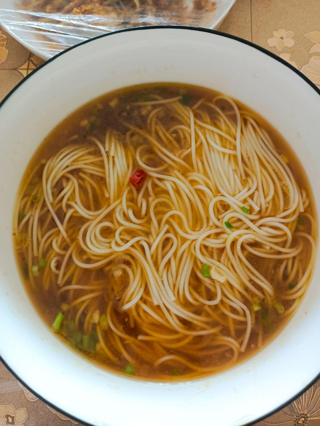 一碗热汤面