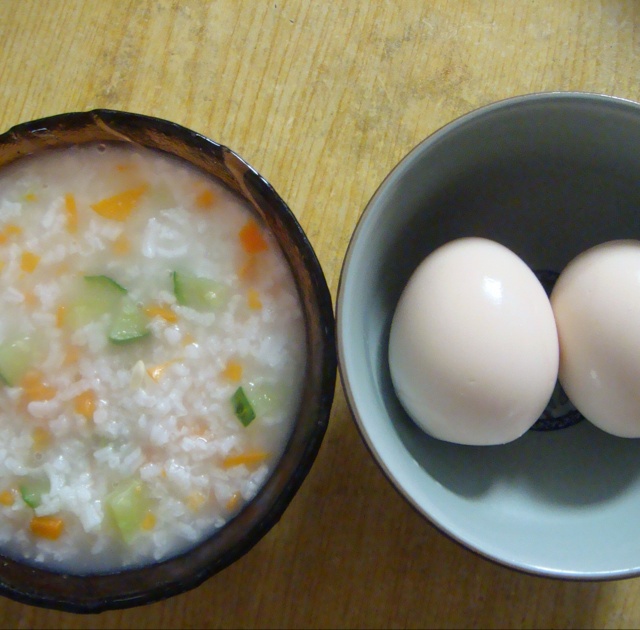金莎鄂鱼做的香肠青菜稀饭