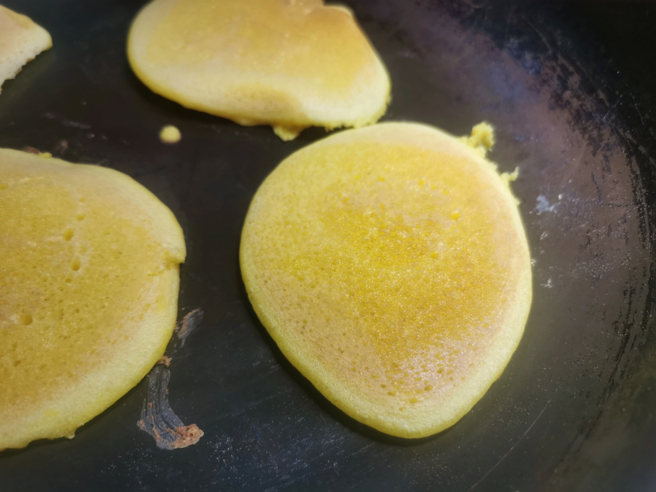 玉米面松饼，早起5分钟搞定，又软又健康