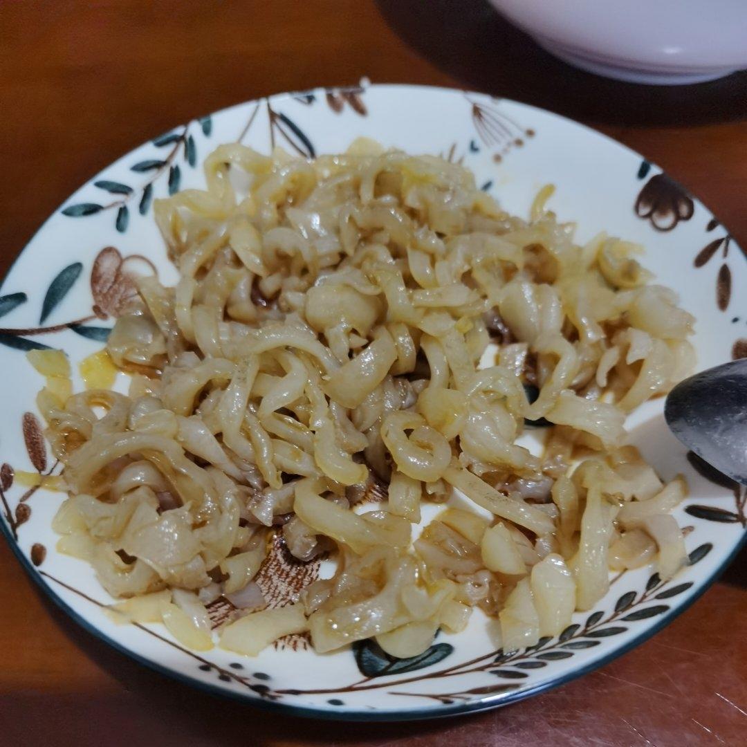 鱼胶新吃法！美味的凉拌鱼胶丝~