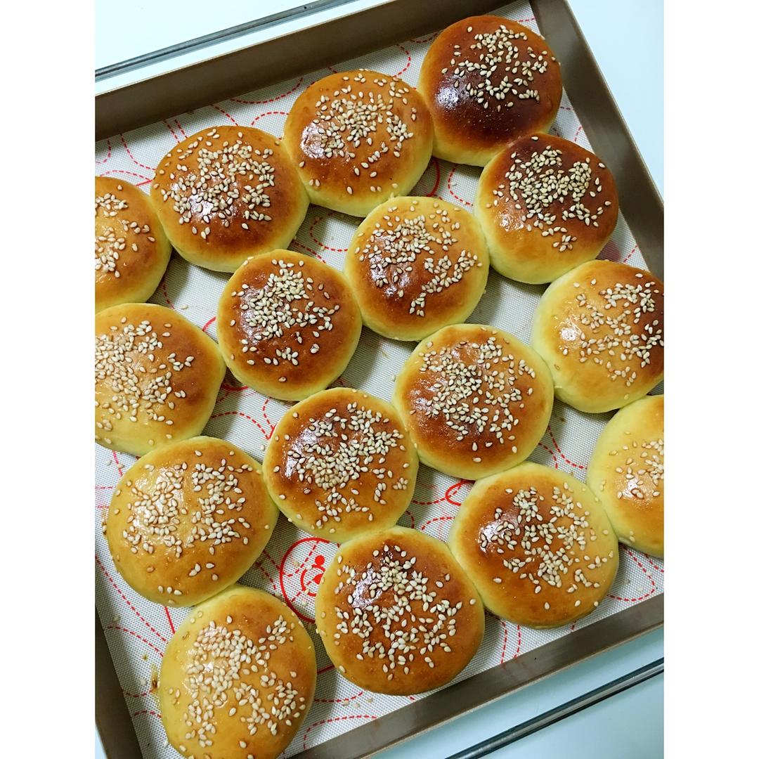 大人小孩都爱不释口的【蜂蜜牛奶小餐包】