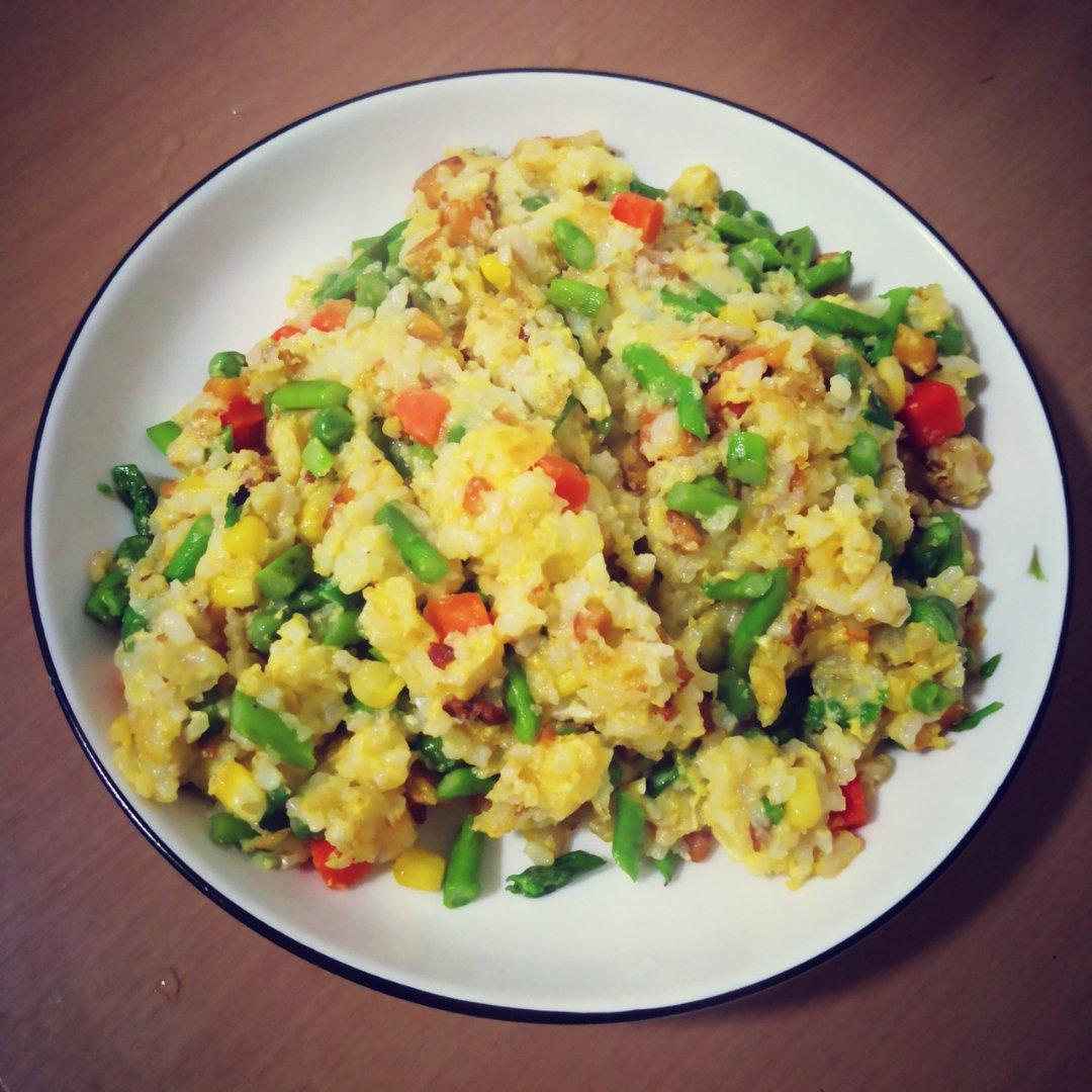 咸蛋黄双蔬炒饭