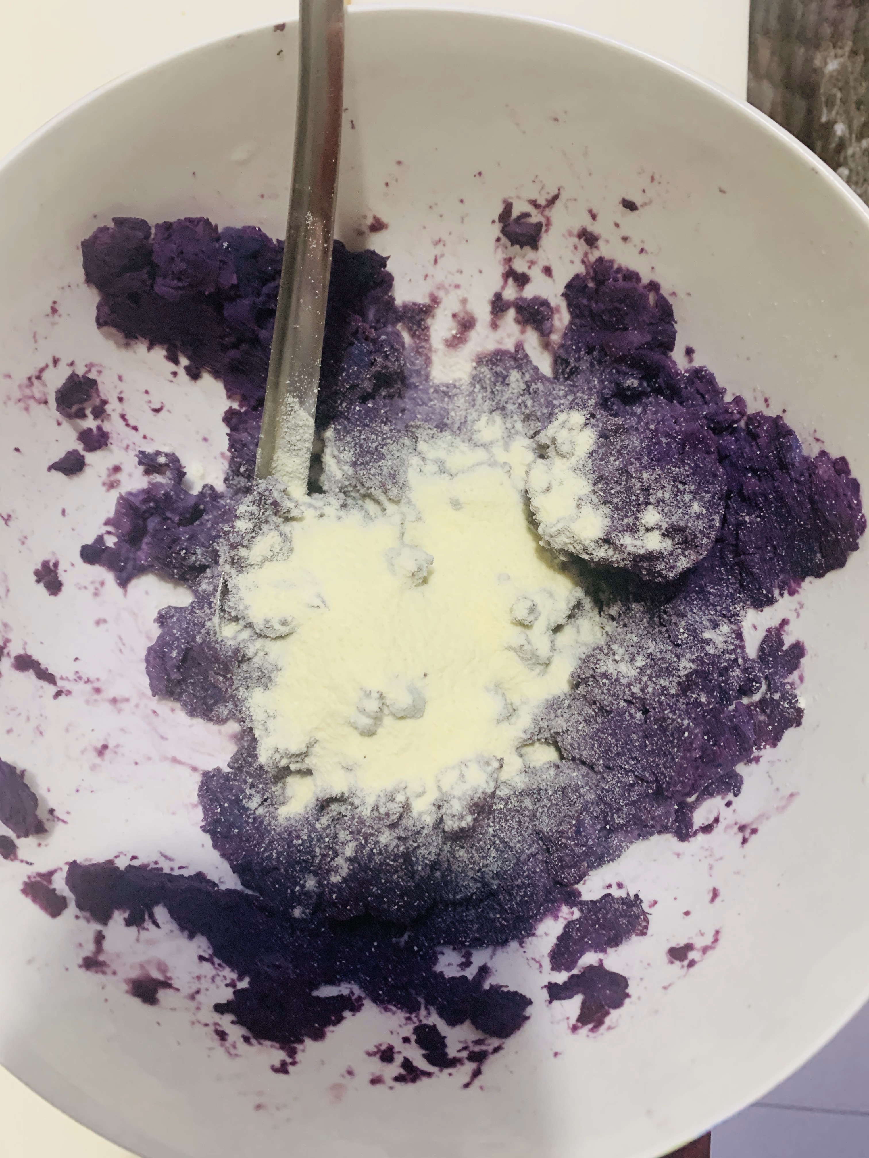 无糖无油奶香糯米紫薯糕的做法 步骤2