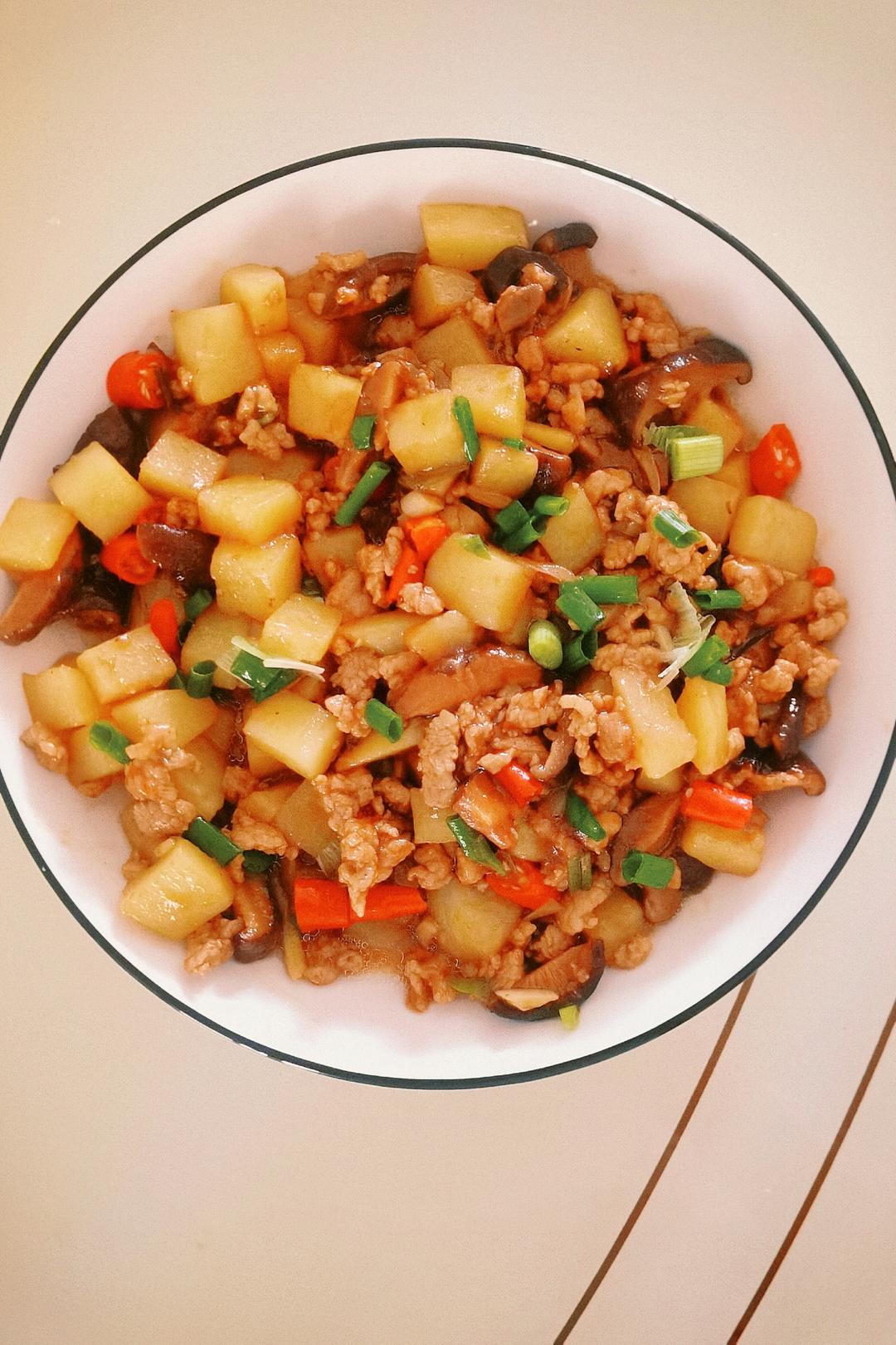 ㊙️香菇土豆肉沫拌饭❗️比外卖还好吃