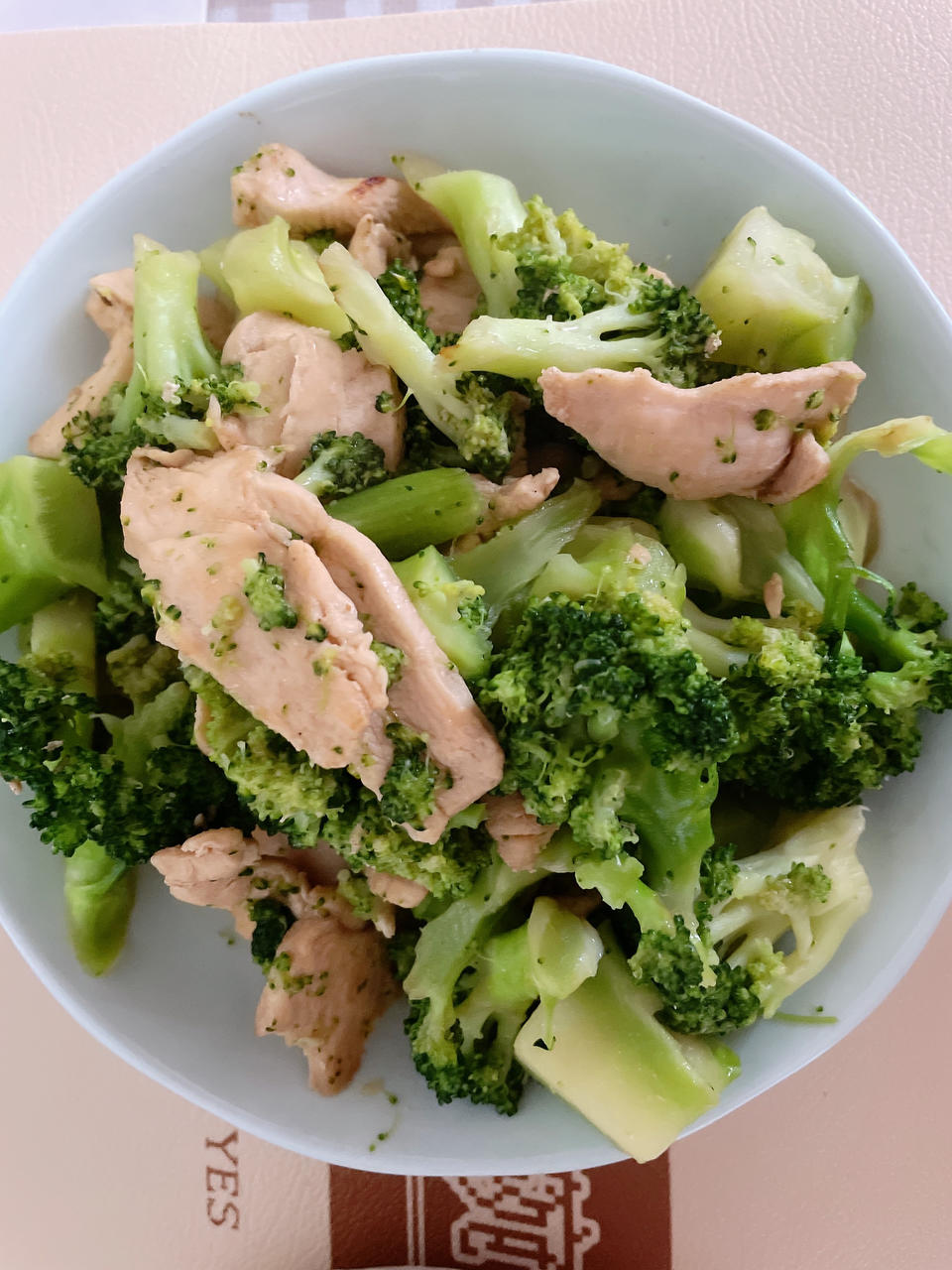 鸡胸肉炒西兰花