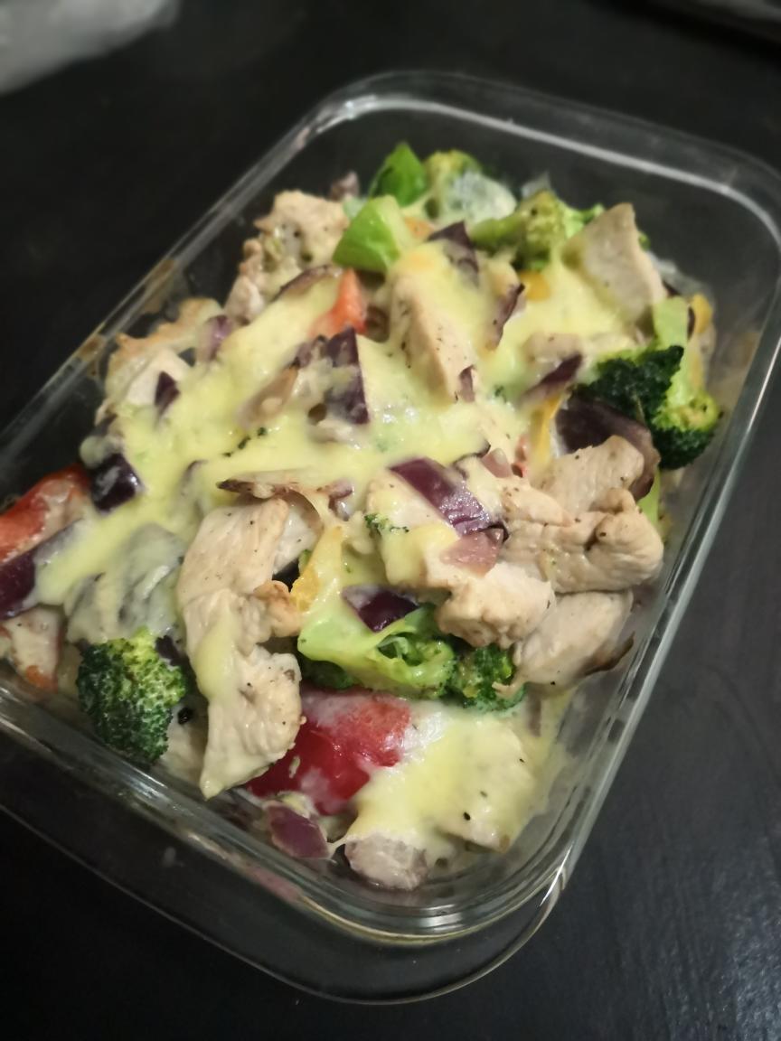 奶油焗彩蔬鸡胸肉