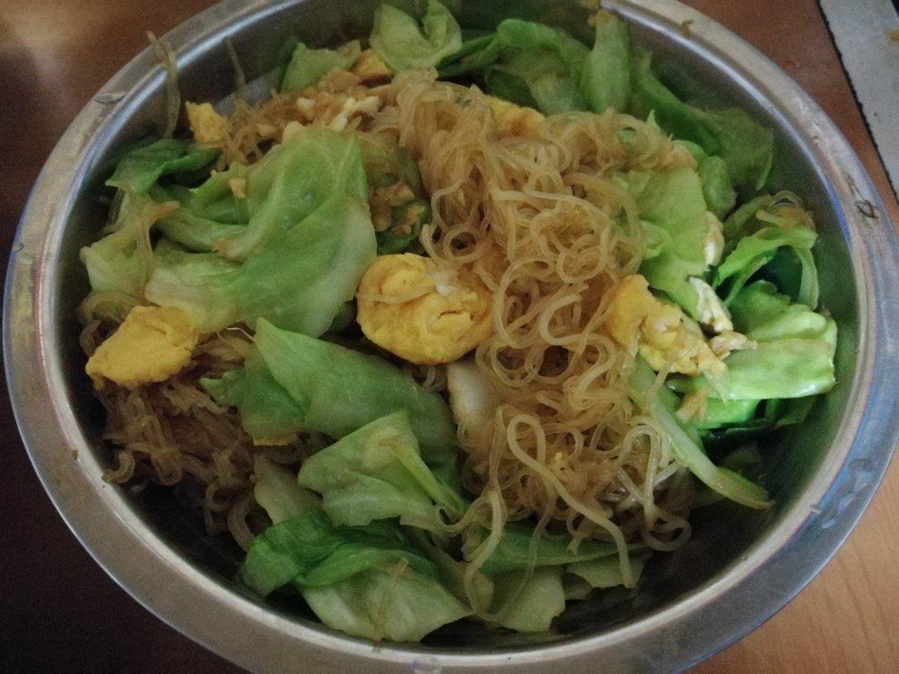 包菜粉丝炒鸡蛋