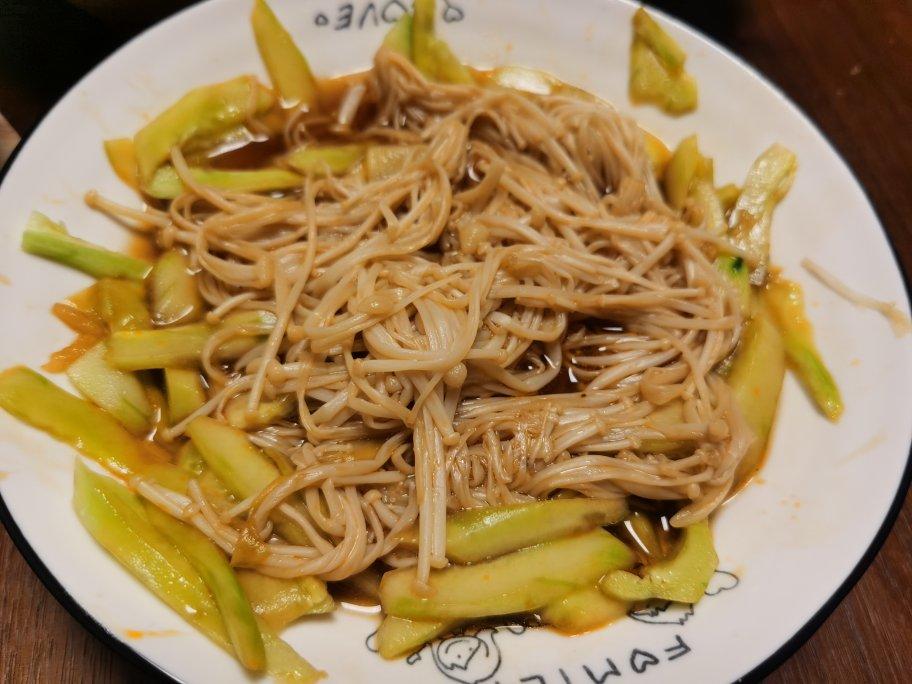 爽口金针菇拌黄瓜🥒