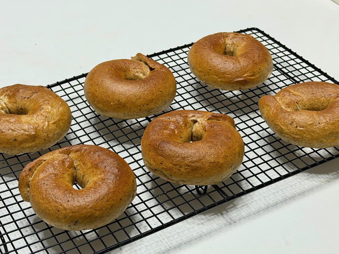 『鲜奶红茶贝果』