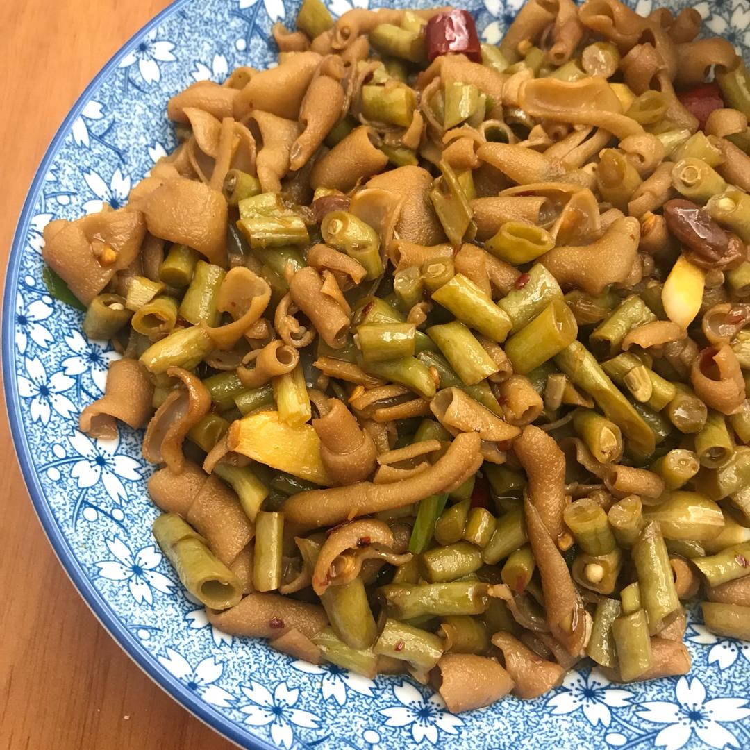 酸豆角炒鸭肠