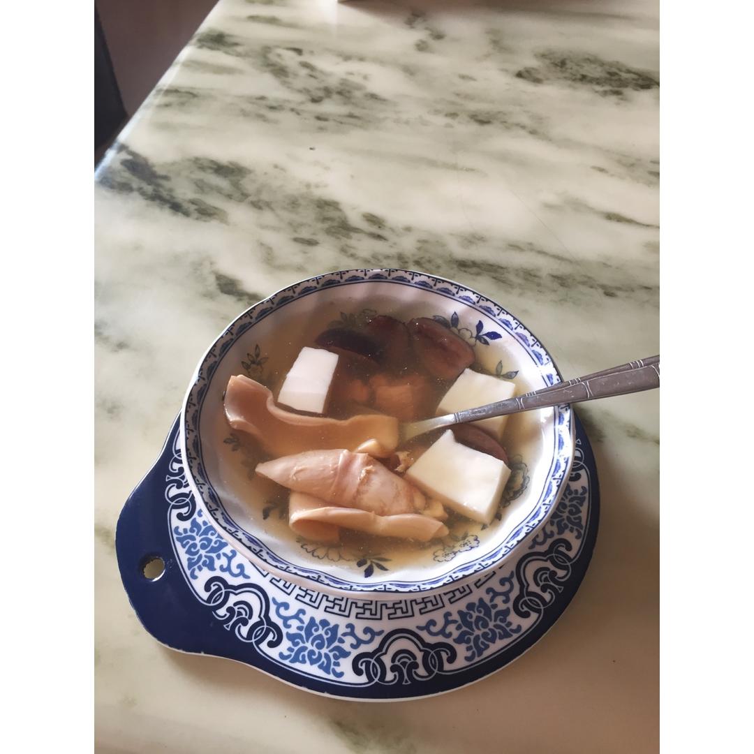 花胶鲍鱼椰汁汤