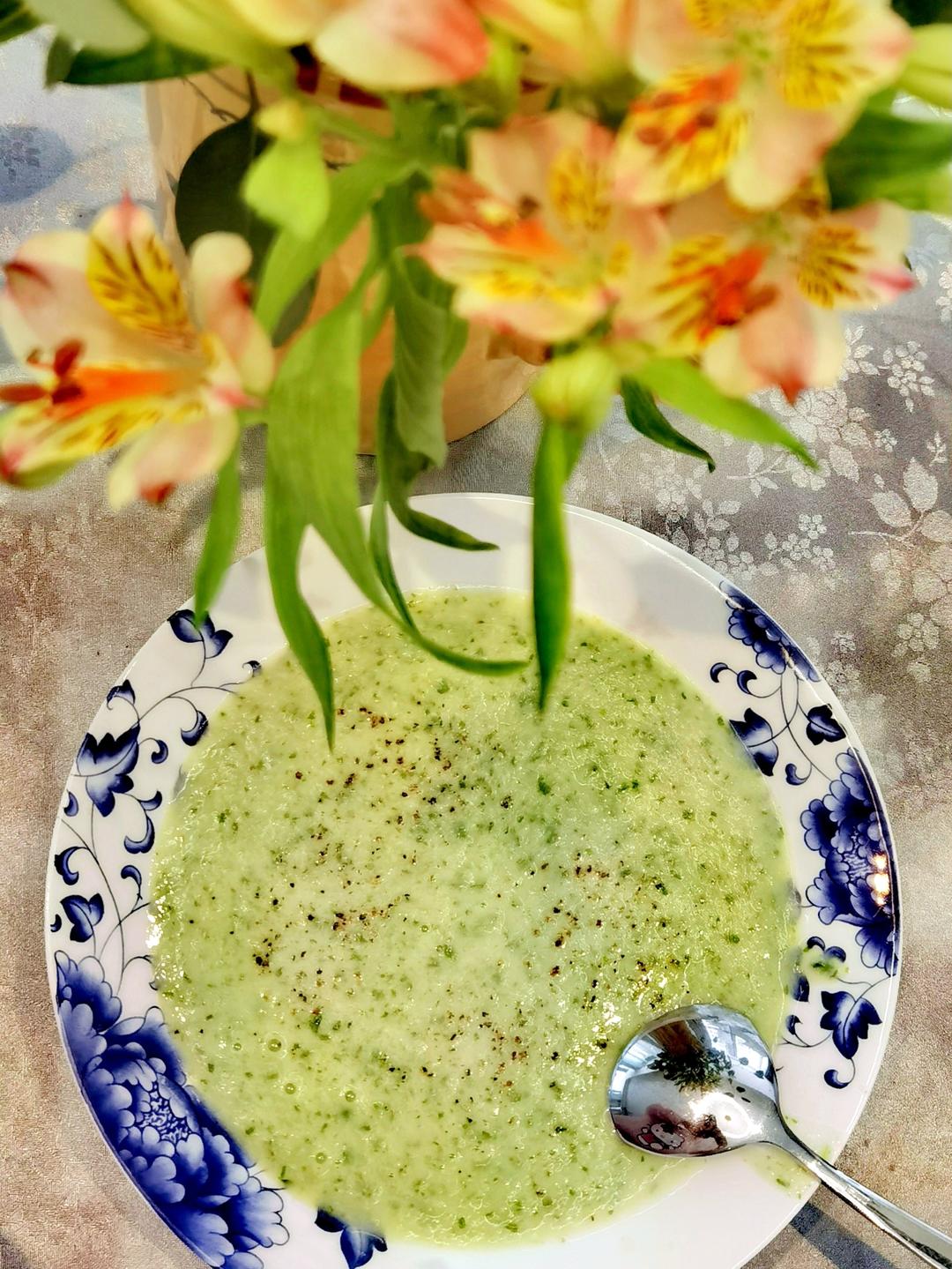 小美极简版奶油蘑菇汤