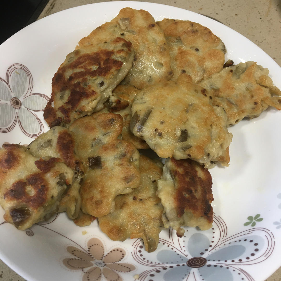 一个茄子  一个鸡蛋  这么做鲜嫩多汁  美味茄子饼   附细节视频