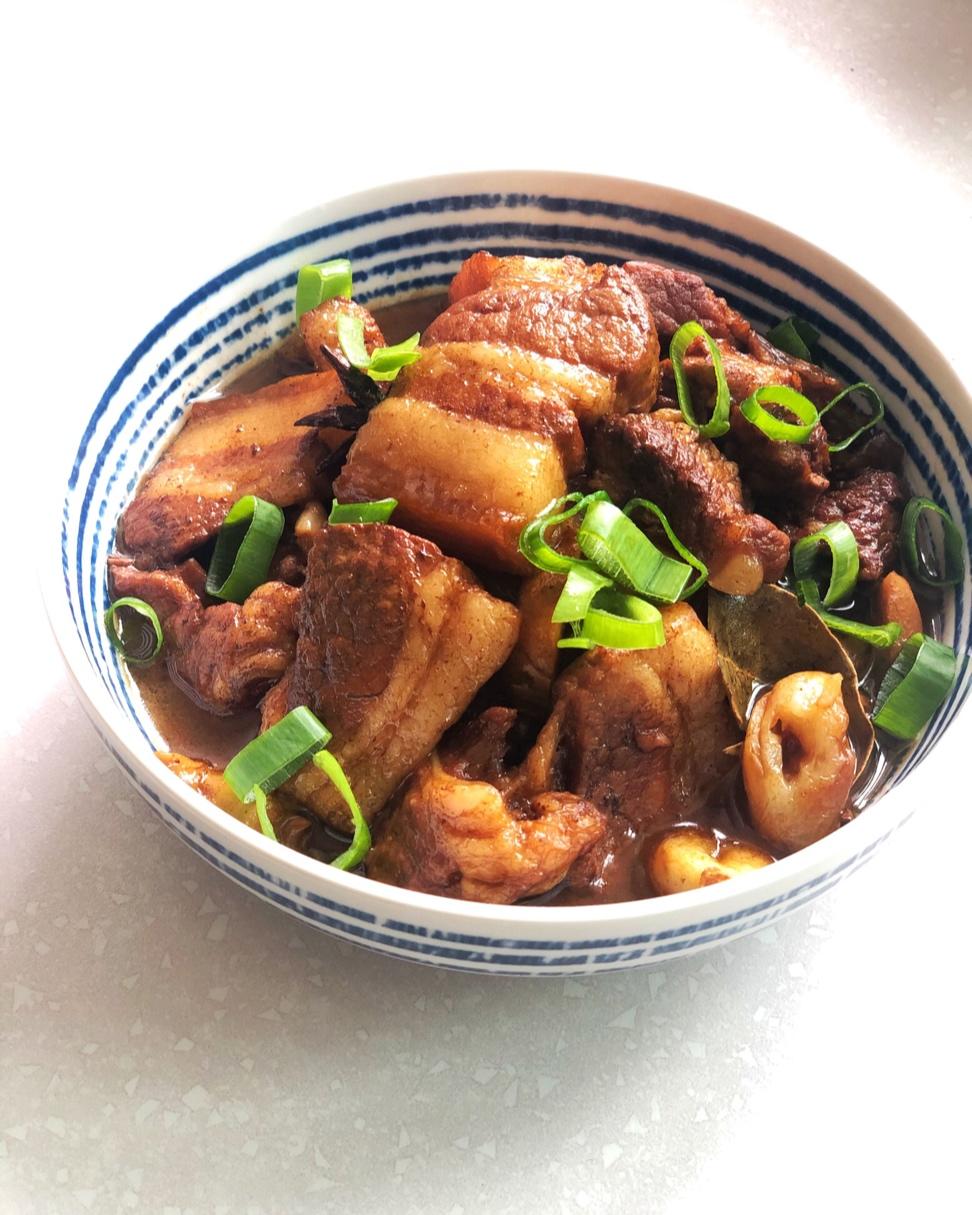 加了鹌鹑蛋后，这盘红烧肉，美味的逆天啦——鹌鹑蛋烧肉（孔瑶食谱）