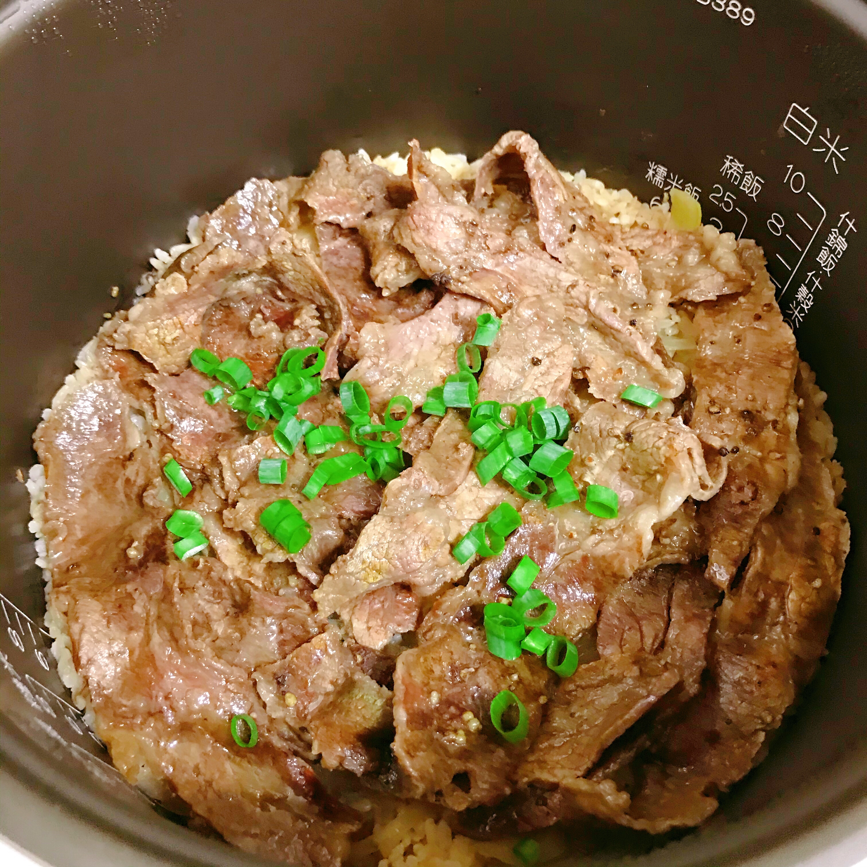 香气十足的牛肉炊饭的做法 步骤10