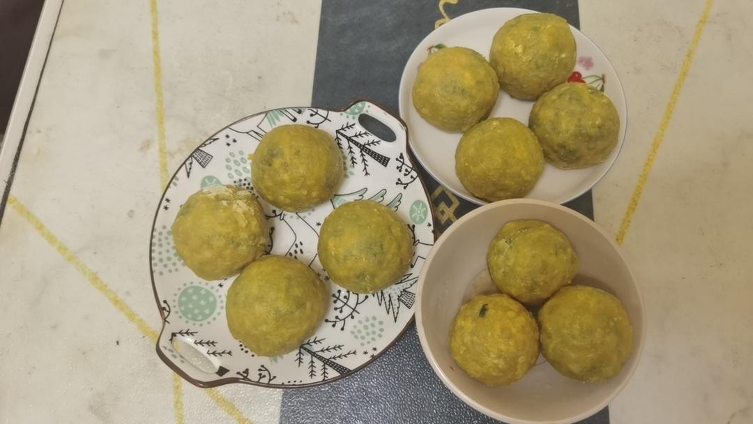 菠菜团子