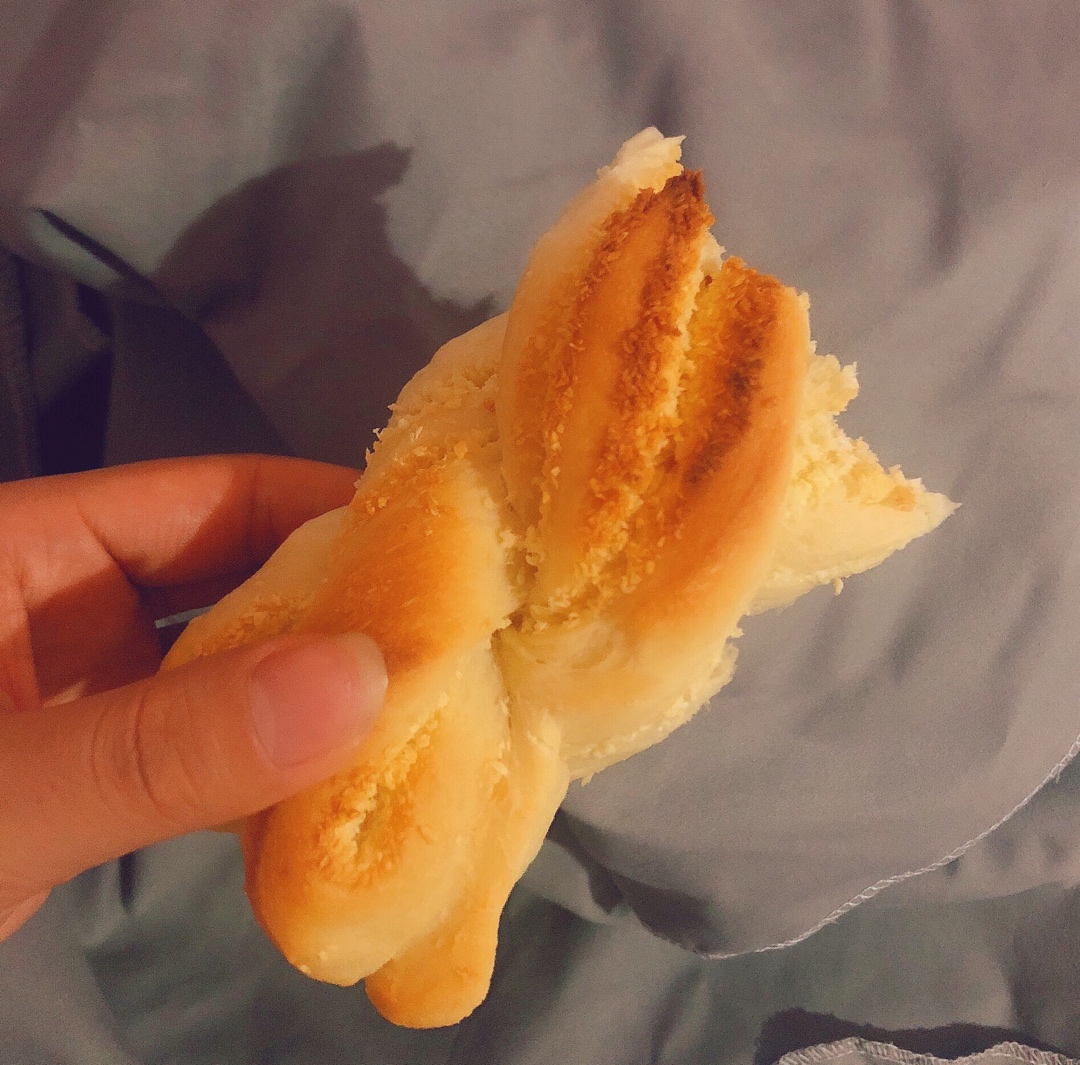 椰蓉奶棒面包