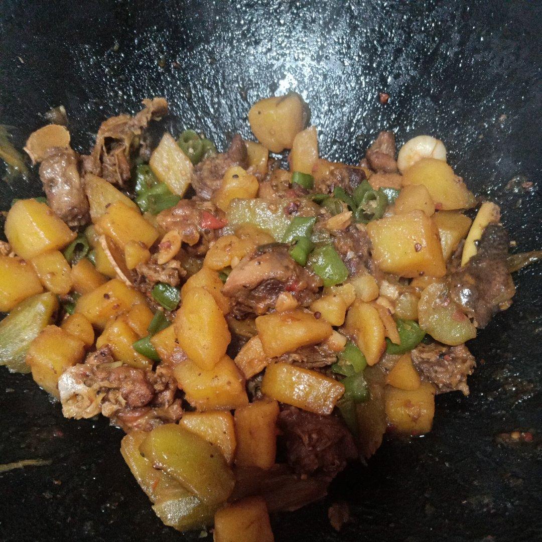 土豆烧鸡（非常下饭哦~）
