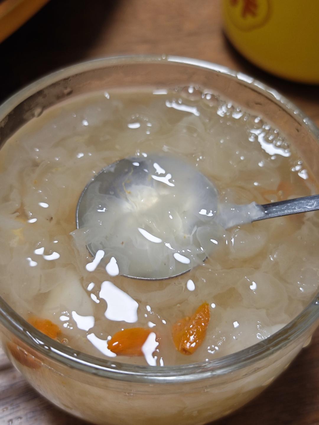 红枣银耳莲子羹（有出胶质、出胶，懒人的电压力锅版）