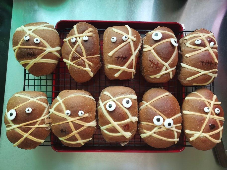 万圣节木乃伊挤挤面包【北鼎烤箱食谱】