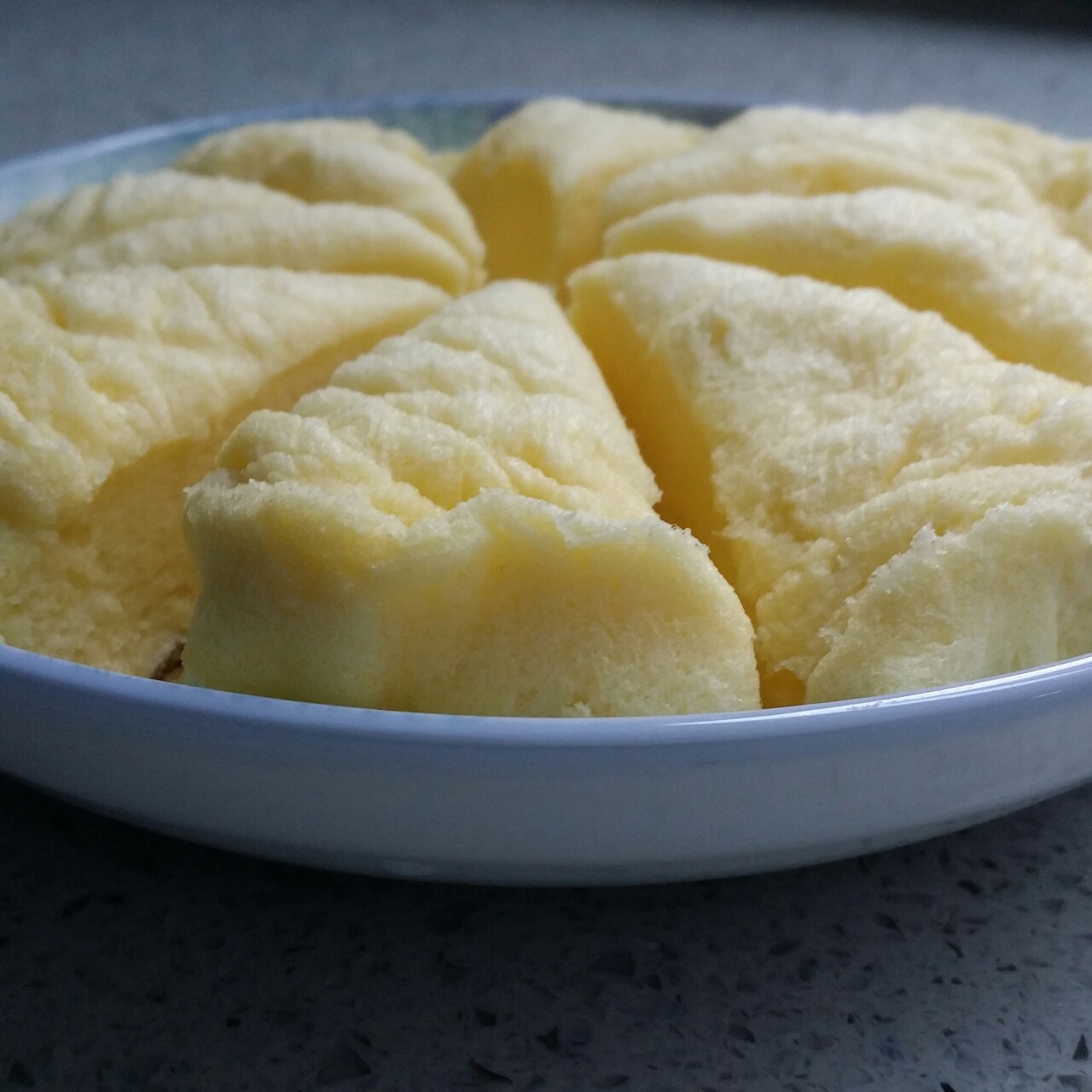 “蒸” 玉米面粉戚风蛋糕（适合家中没有烤箱的朋友 比电饭锅版本的戚风蛋糕简单且成品更优）