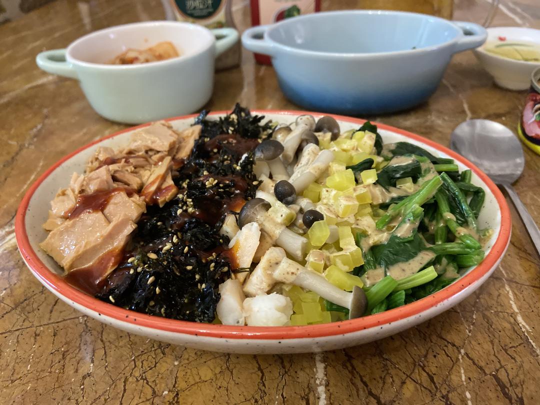 金枪鱼拌饭