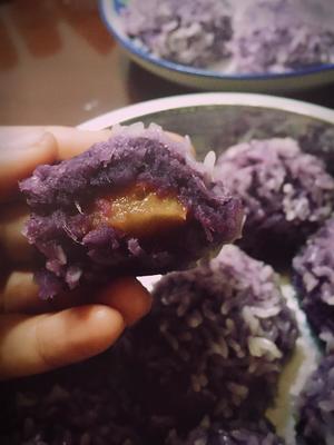 糯米芒果紫薯球的做法 步骤5